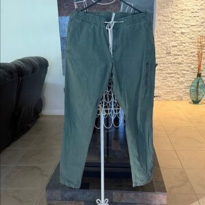 Vuori Men’s Gusset Dura Terra Vintage Ripstop Drawcord Climber Pants L